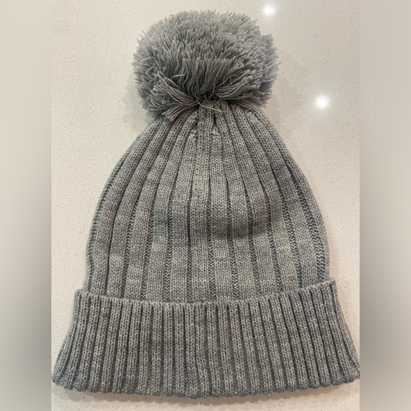Michael Kors light grey pom pom beanie - Picture 2 of 5